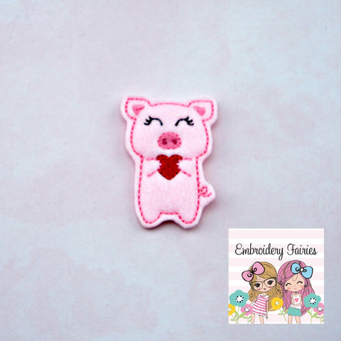 Pig Holding Heart Feltie Design - Pig Feltie - Feltie Download - Planner Clip Design - Valentines Day Feltie Design - Feltie Design - Pig